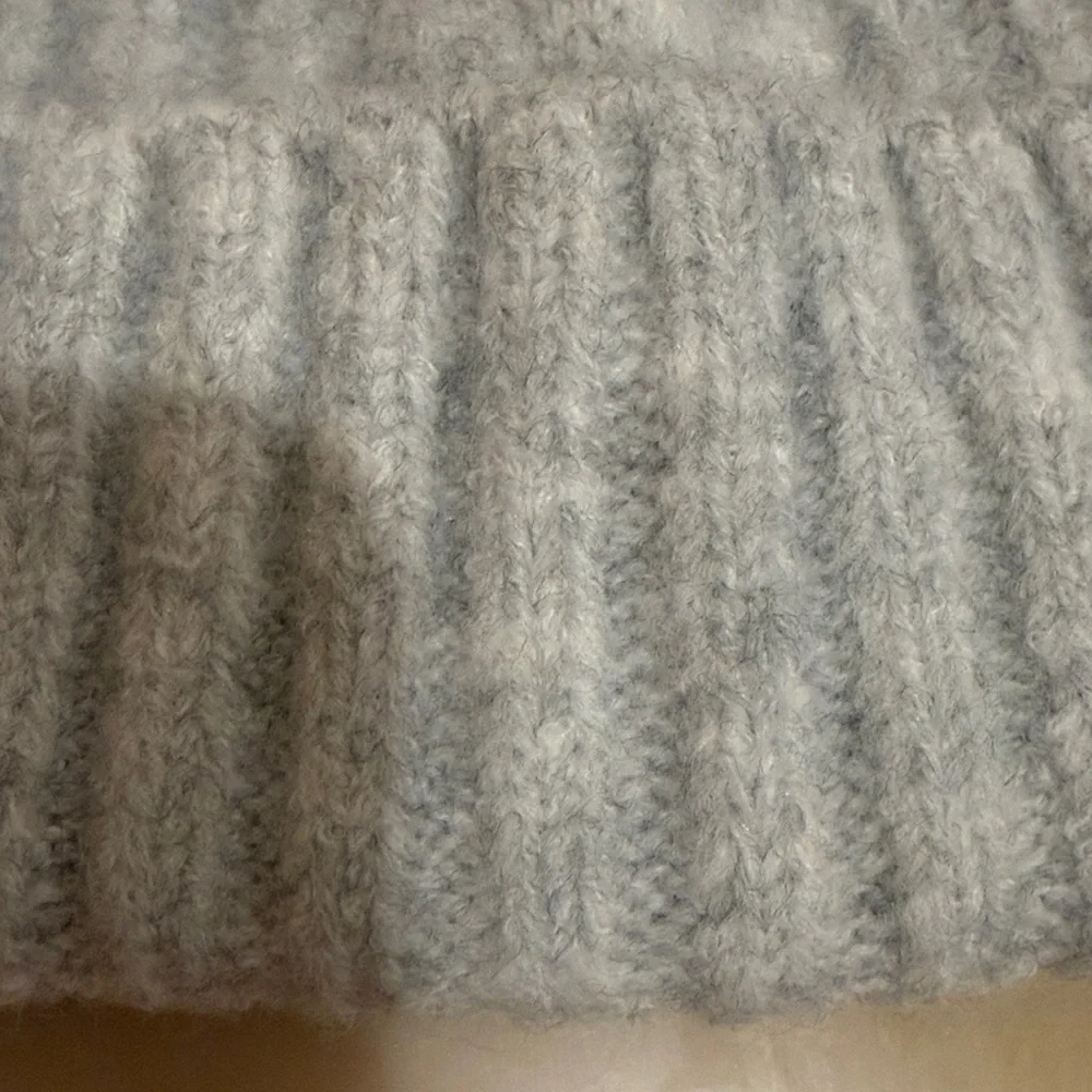 Sonoma Goods For Life Gray Cable Knit Pom Beanie Hat NWT Winter Cozy